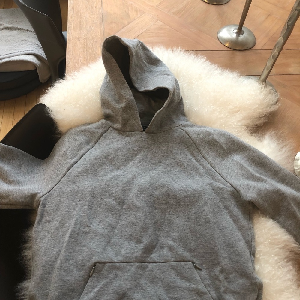 Preloved Zara men’s Heather grey kangaroo pouch hoodie in size S!!